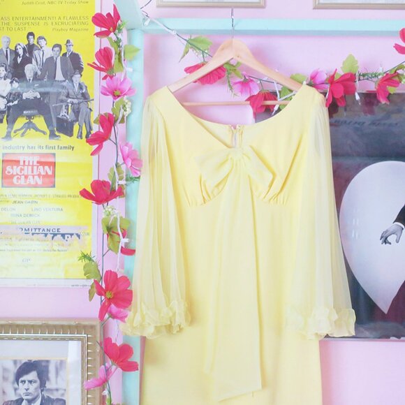 Vintage yellow Megan Draper bell sleeve mini dress - fits like a small - Picture 4 of 10